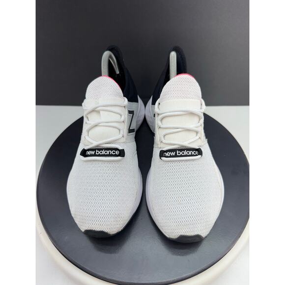 New Balance Fresh Foam Roav Womens Size 8.5 White Black Running Shoes WROAVLW - Picture 3 of 14
